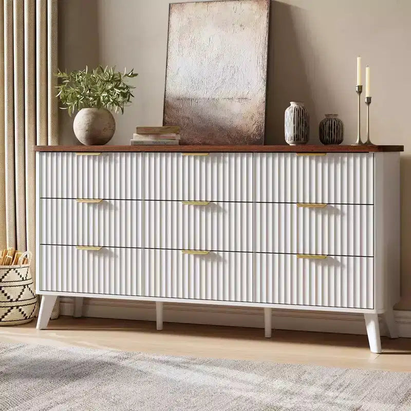 Cassettiera scanalata per camera da letto con 9 cassetti profondi, comò moderno largo 154 cm