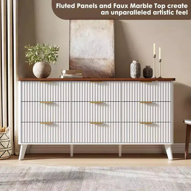 Cassettiera scanalata per camera da letto con 9 cassetti profondi, comò moderno largo 154 cm