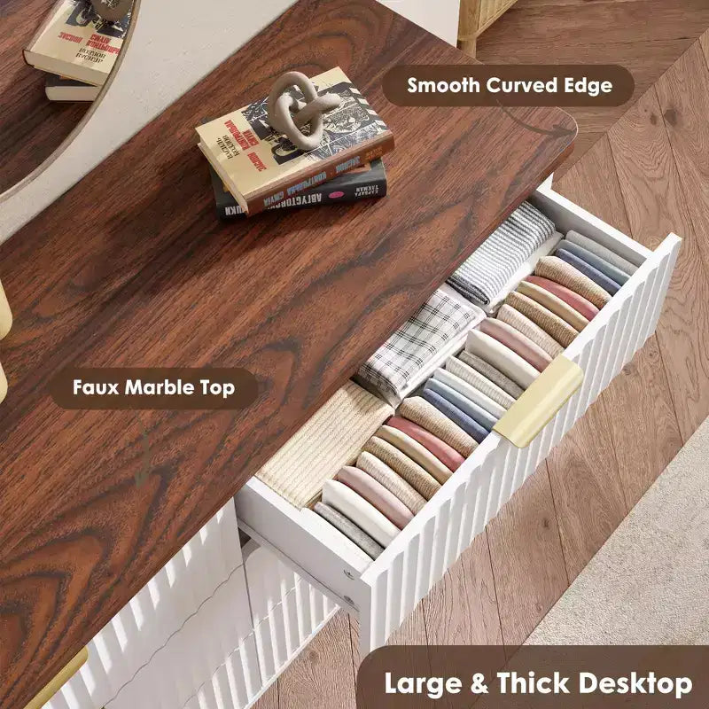 Cassettiera scanalata per camera da letto con 9 cassetti profondi, comò moderno largo 154 cm