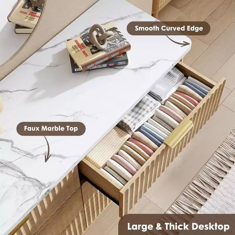 Cassettiera scanalata per camera da letto con 9 cassetti profondi, comò moderno largo 154 cm