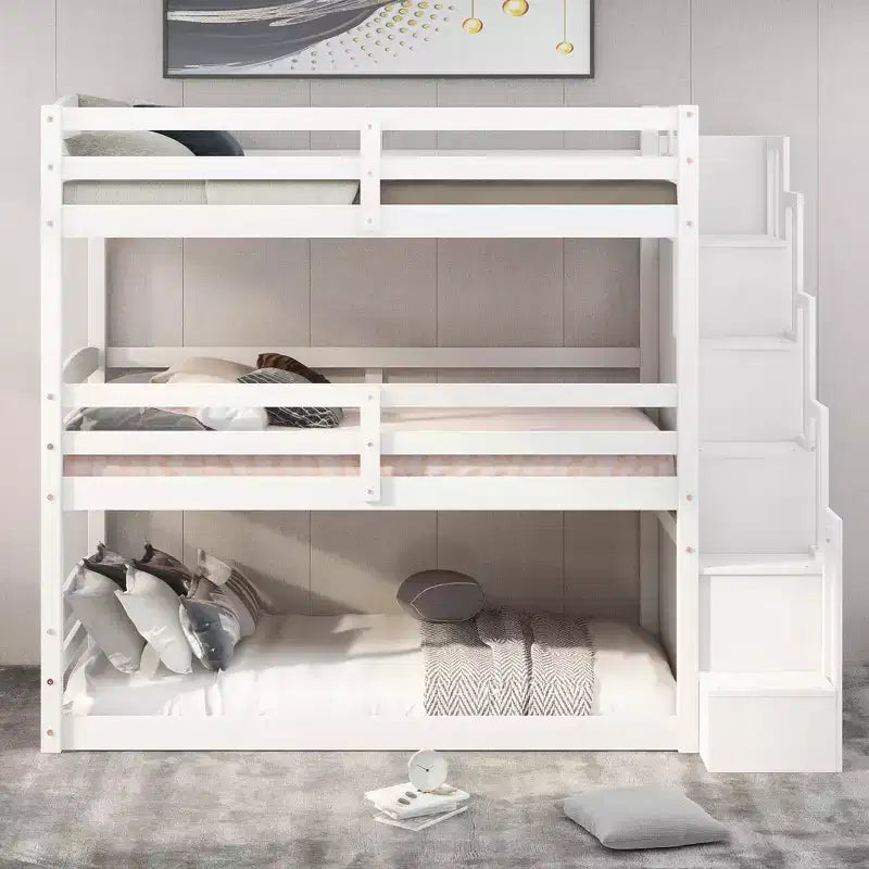 Letto a castello triplo a una piazza con scala portaoggetti, design separato per bambini