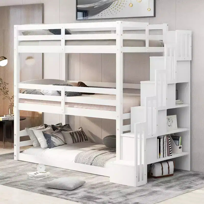 Letto a castello triplo a una piazza con scala portaoggetti, design separato per bambini