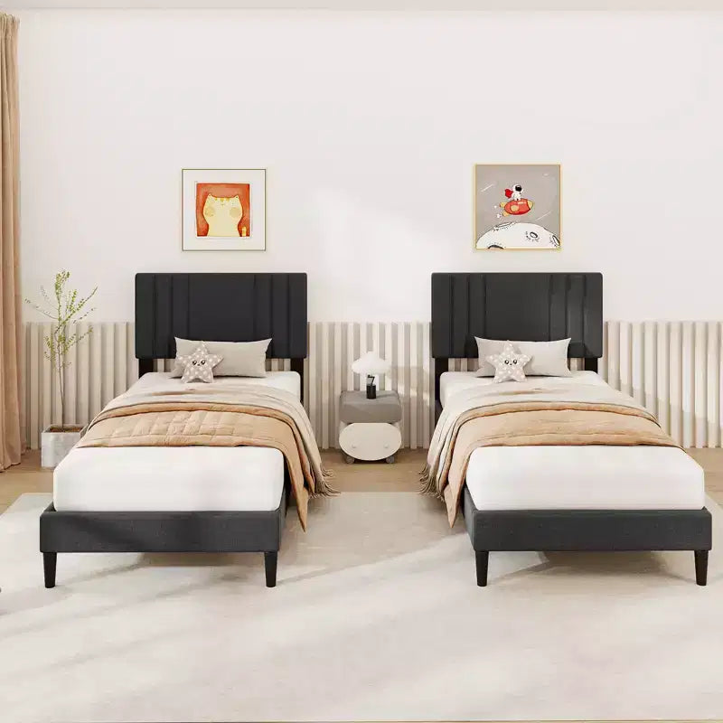 Telaio Letto Matrimoniale/Una Piazza e Mezza/Queen con Testiera Verticale Trapuntata a Canali Doghe in Legno
