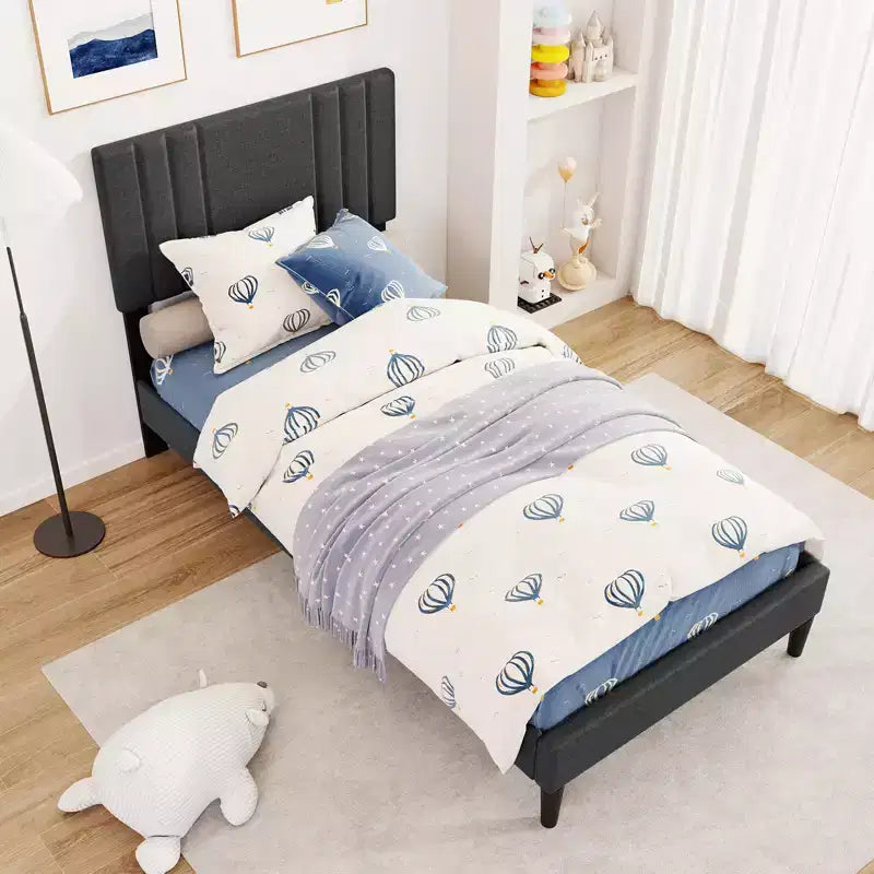 Telaio Letto Matrimoniale/Una Piazza e Mezza/Queen con Testiera Verticale Trapuntata a Canali Doghe in Legno